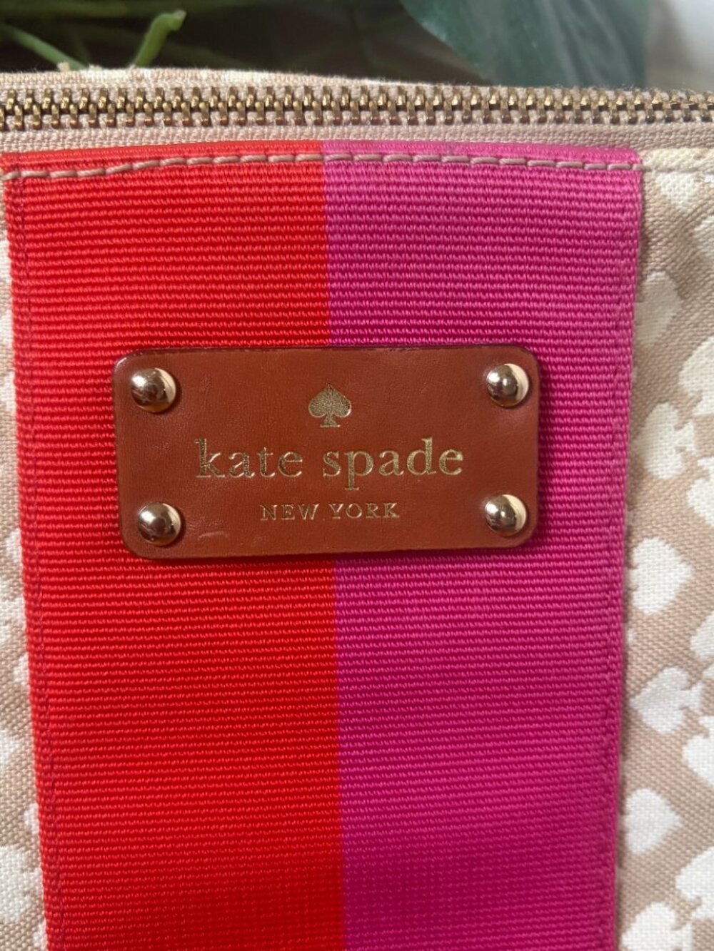 Kate Spade New York Classic Spade Victoria crossbody bag - Picture 2 of 14